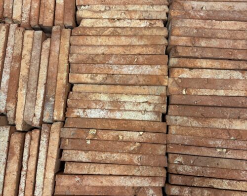 Sågat tegel 2 plus en rad